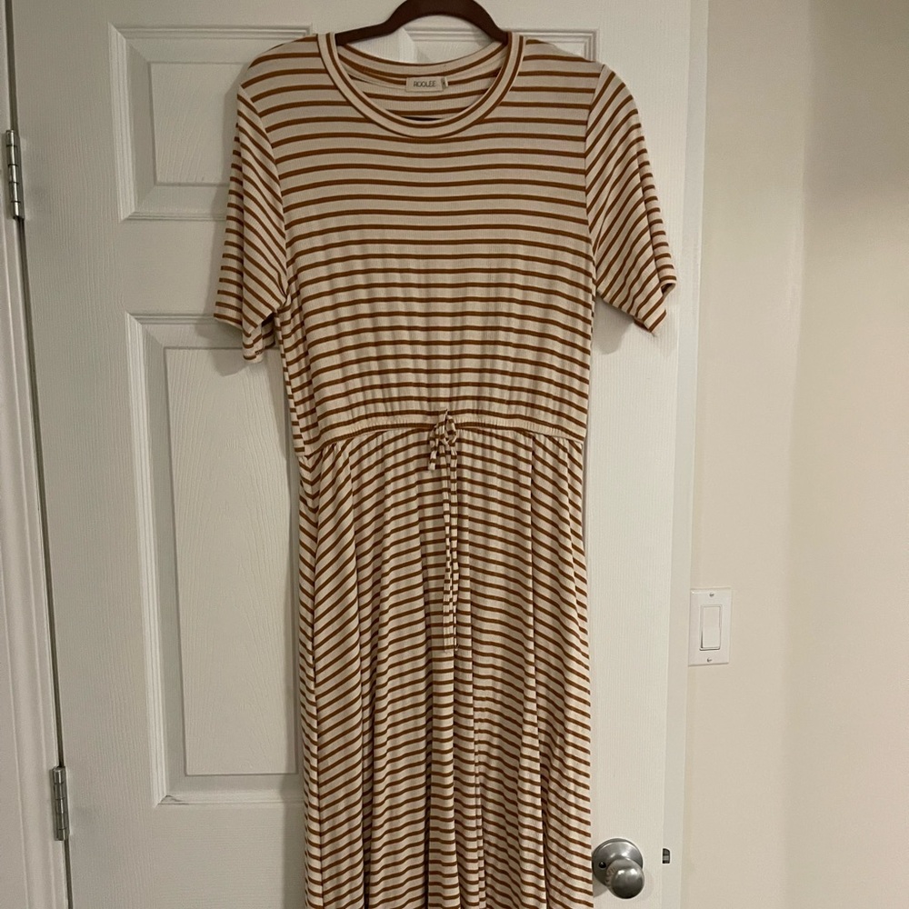 Roolee Womans Size Medium Dress